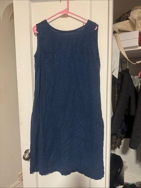 Linenfox V-back Sleeveless Navy Linen Shift Dress